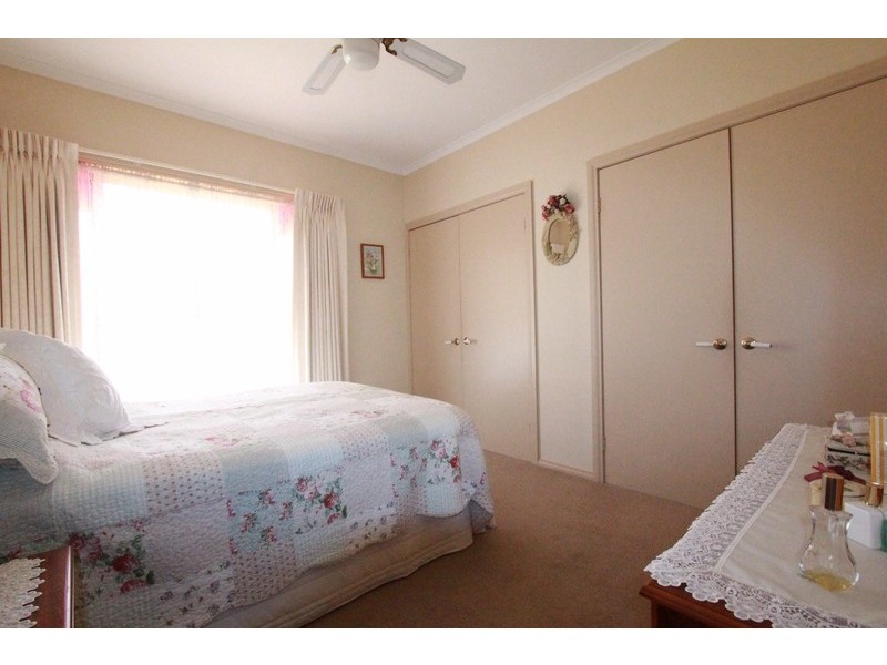 1/1 Fiona Place, Kennington VIC 3550