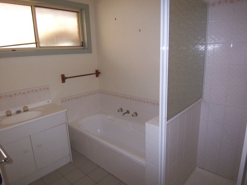 16 Friswell Avenue, Flora Hill VIC 3550