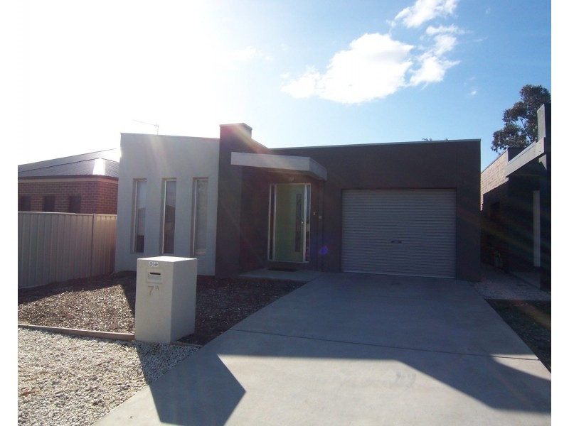 7A Bronze Drive, Kangaroo Flat VIC 3555