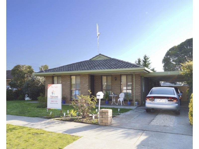 15 Hunter Avenue, California Gully VIC 3556