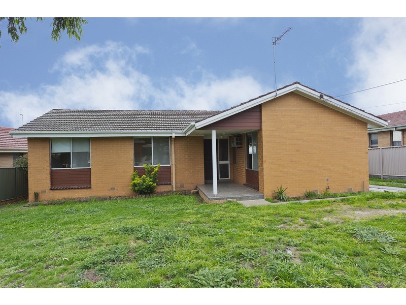 36 Derwent Drive, Long Gully VIC 3550