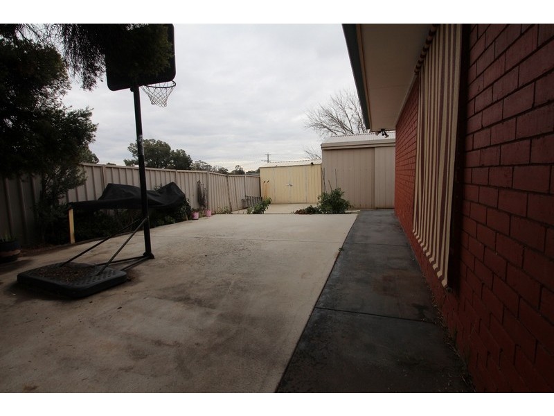 39 Powells Avenue, Strathdale VIC 3550