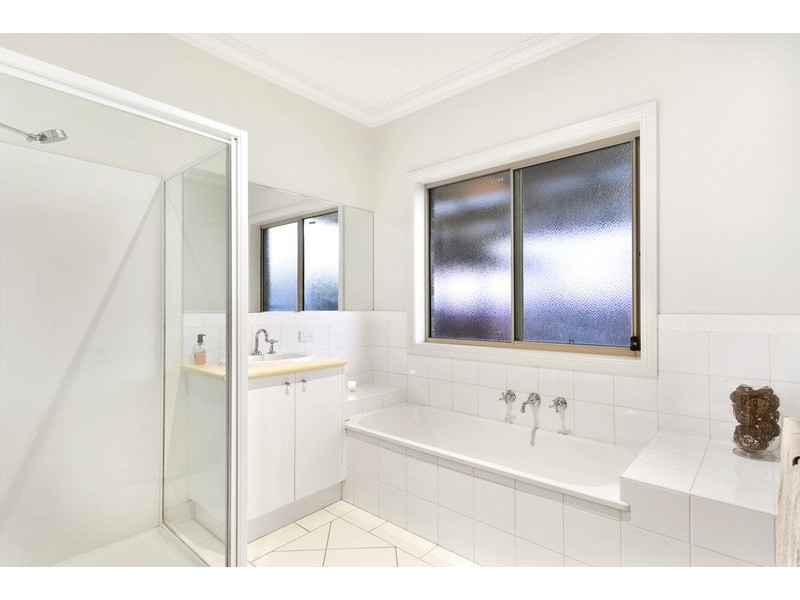 23 Gondolier Terrace, Golden Square VIC 3555