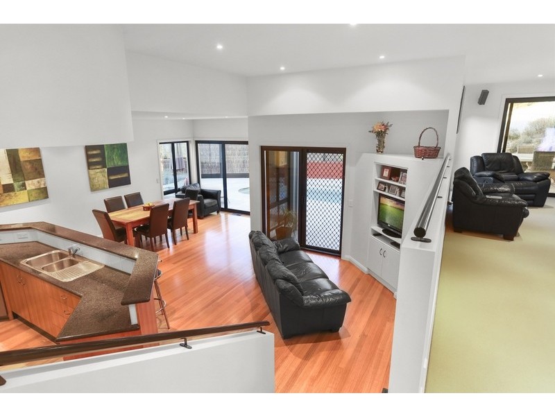 51 Broad Parade, Spring Gully VIC 3550