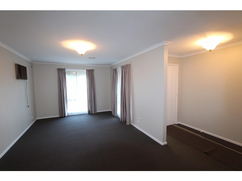 1 Deakin Drive, Flora Hill VIC 3550