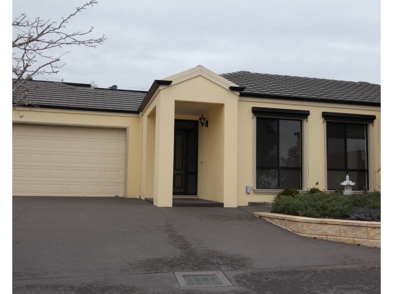 8/30 Race Street, Flora Hill VIC 3550
