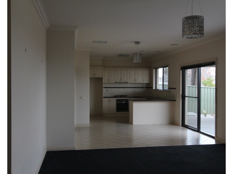 8/30 Race Street, Flora Hill VIC 3550