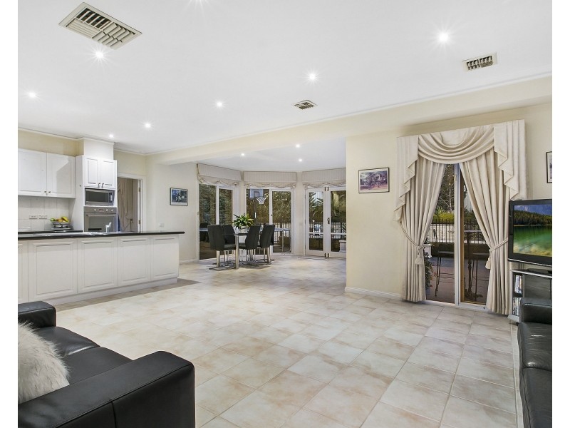 20 Weatherby Drive, Strathdale VIC 3550