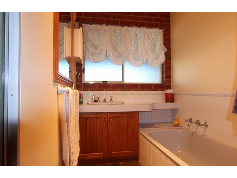 26 Tyler Street, Goornong VIC 3557