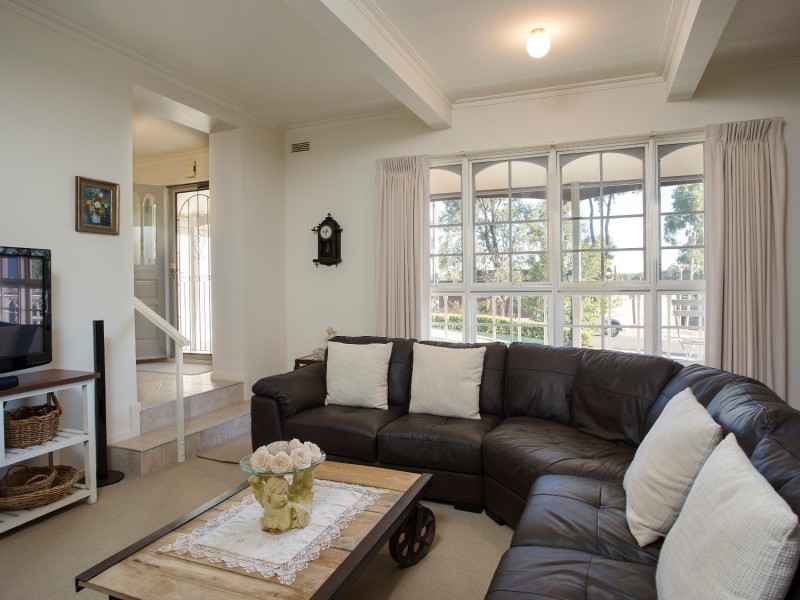 5 McKay Court, Strathdale VIC 3550