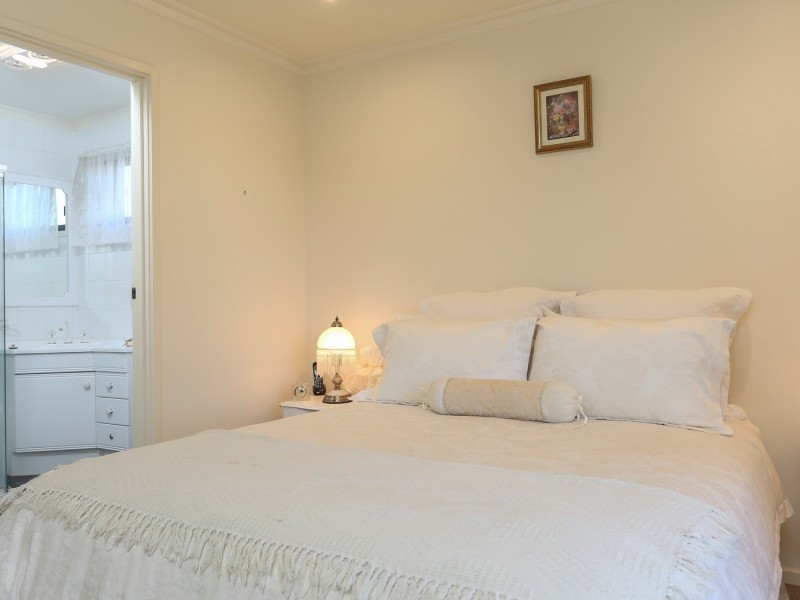 5 McKay Court, Strathdale VIC 3550