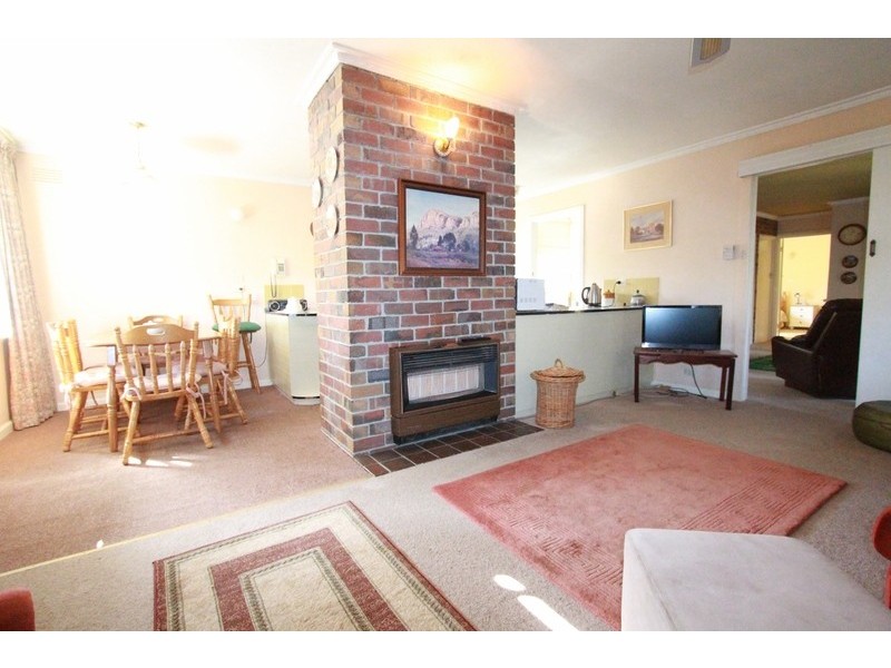 33 Harkness Street, Quarry Hill VIC 3550