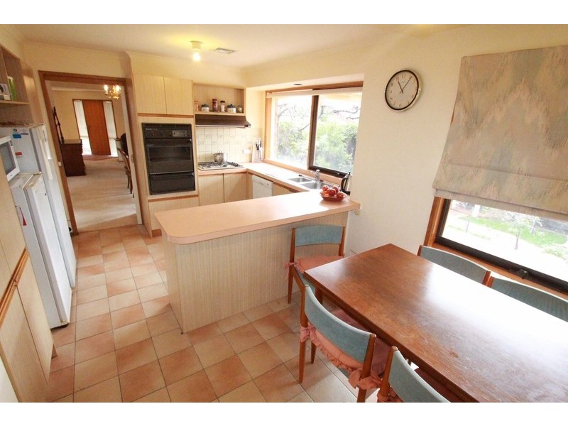 9 Tenzing Court, Strathdale VIC 3550