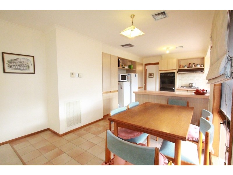 9 Tenzing Court, Strathdale VIC 3550