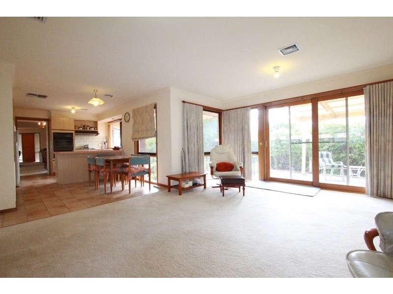 9 Tenzing Court, Strathdale VIC 3550