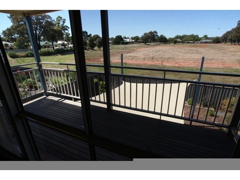 4 Wisteria Court, Quarry Hill VIC 3550