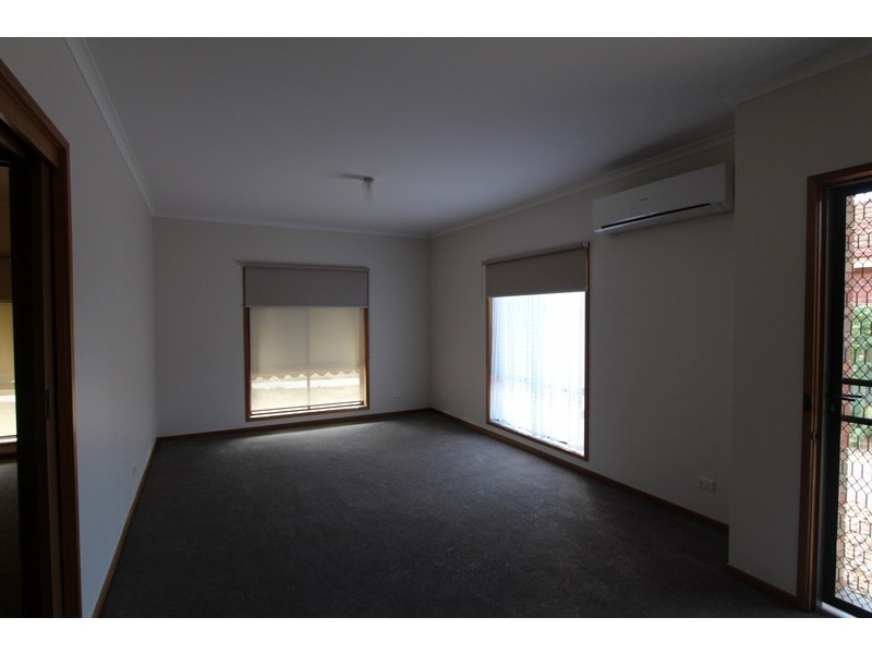 1/115A Neale Street, Flora Hill VIC 3550