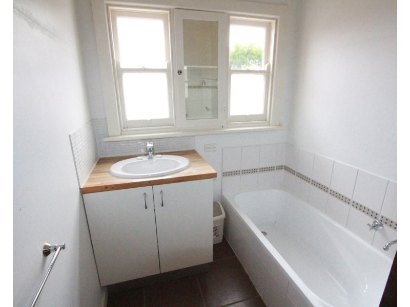 206 Neale Street, Flora Hill VIC 3550