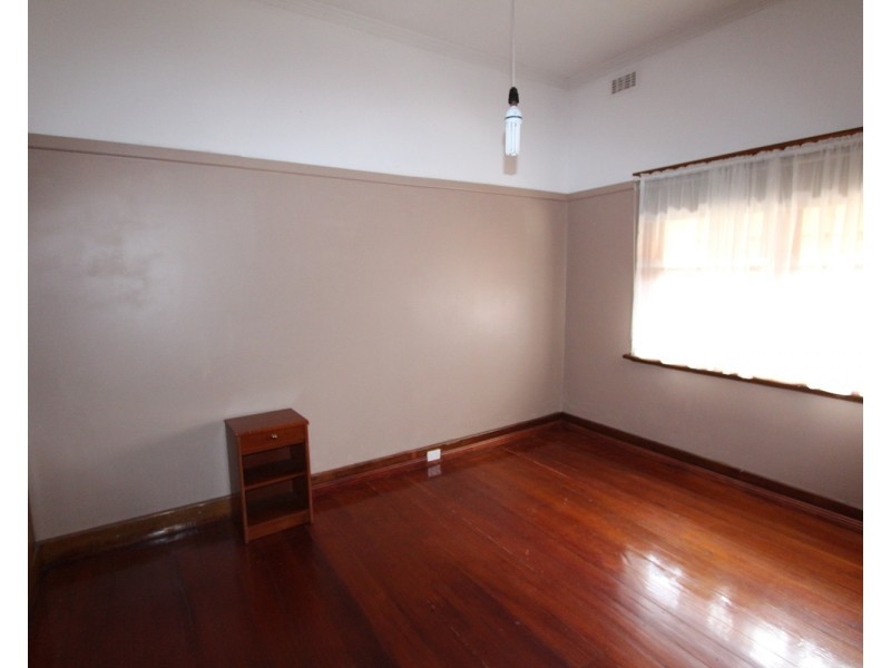206 Neale Street, Flora Hill VIC 3550