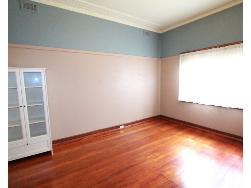 206 Neale Street, Flora Hill VIC 3550