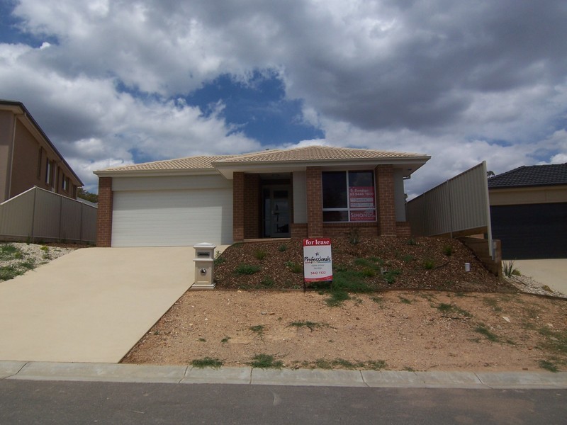 12 Tununga Circuit, Kangaroo Flat VIC 3555