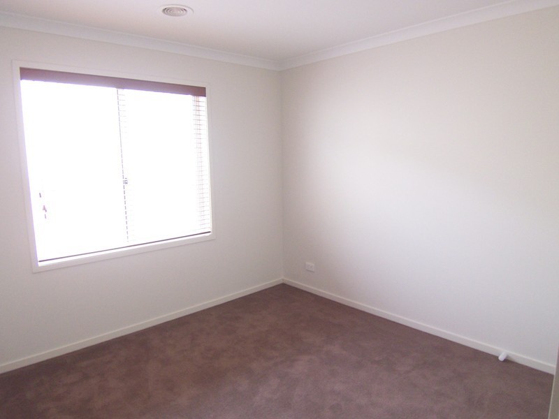 12 Tununga Circuit, Kangaroo Flat VIC 3555