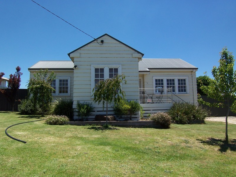 14 Walker Street, Long Gully VIC 3550