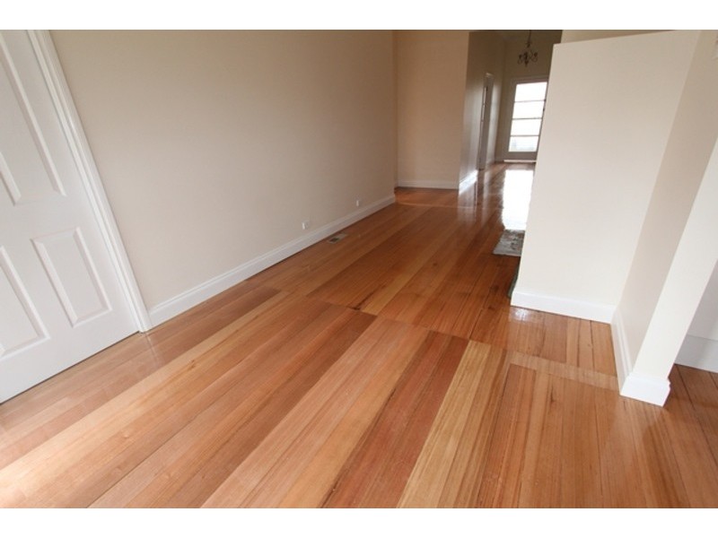 6 Echuca Street, Quarry Hill VIC 3550