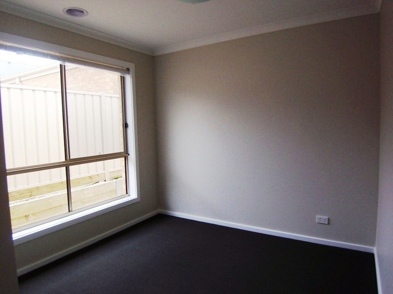 1/33 Kennewell Street, White Hills VIC 3550