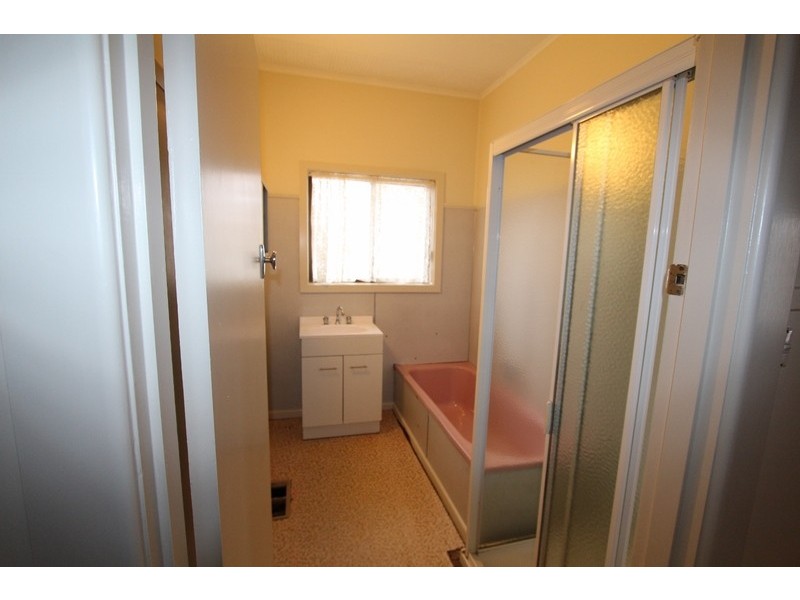 100 Maple Street, Golden Square VIC 3555