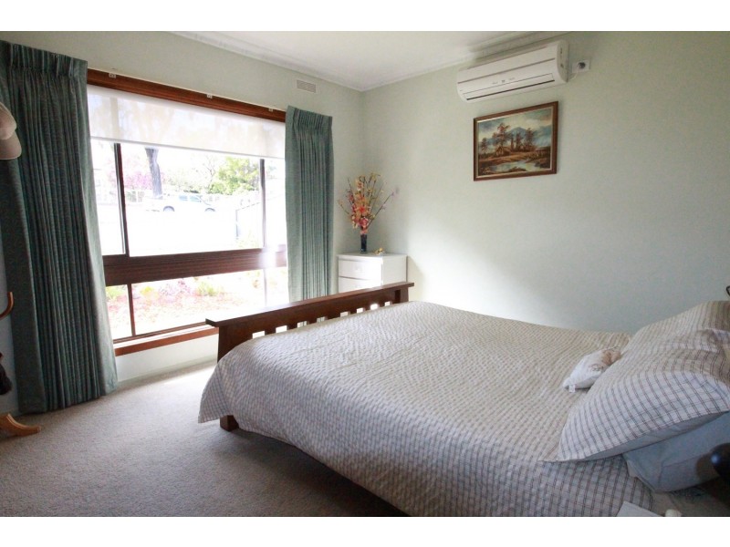 120 Olinda Street, Quarry Hill VIC 3550