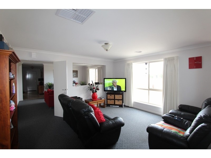 8 Howe Court, Epsom VIC 3551