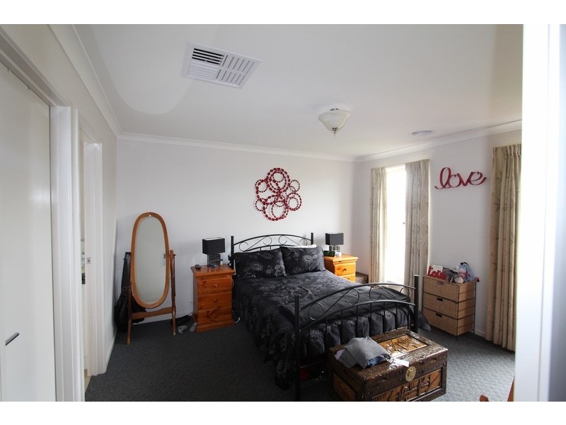 8 Howe Court, Epsom VIC 3551