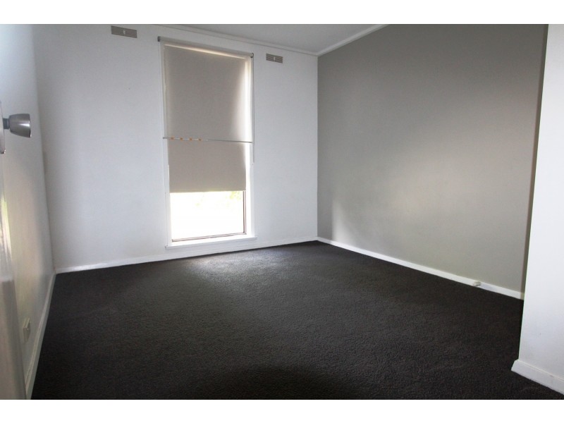 11 Desmond Street, Strathdale VIC 3550
