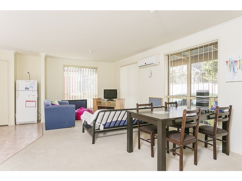 2/174 St Aidans Road, Kennington VIC 3550