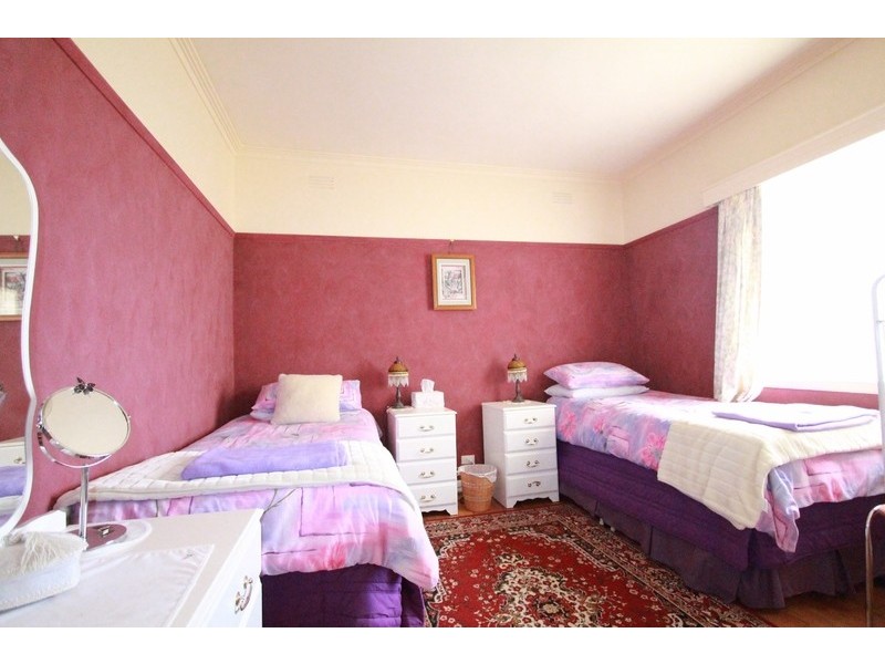 22 Nish Street, Flora Hill VIC 3550