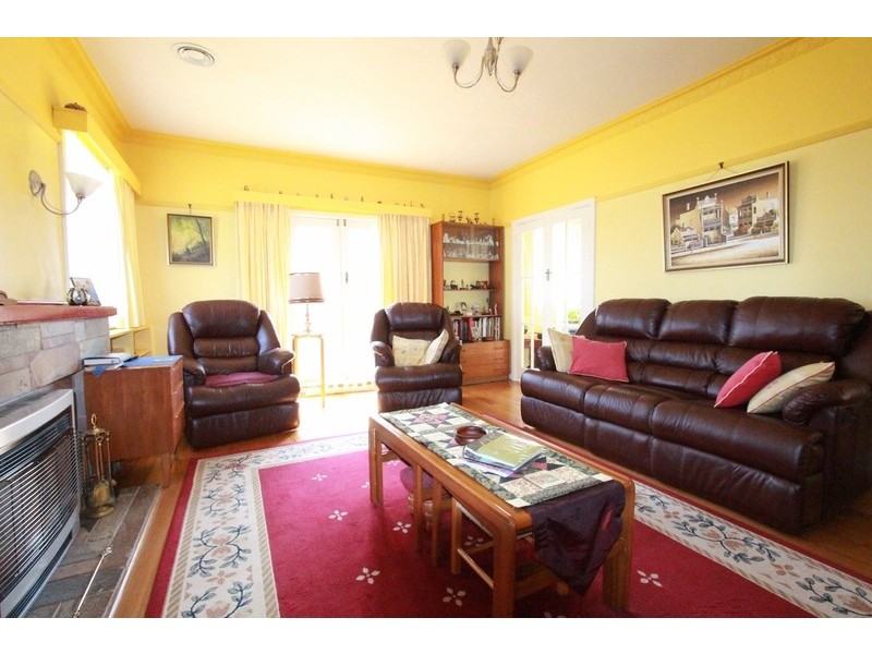 22 Nish Street, Flora Hill VIC 3550