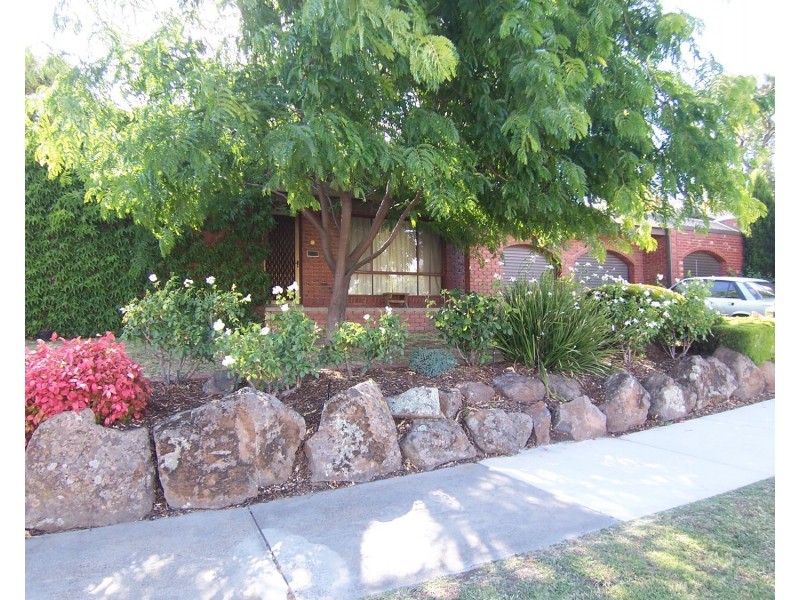45 Putnam Avenue, Strathdale VIC 3550