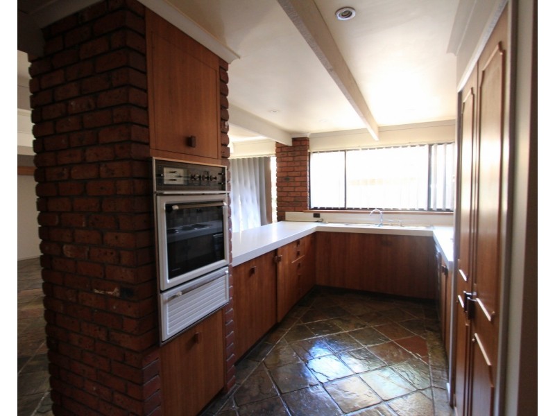 45 Putnam Avenue, Strathdale VIC 3550