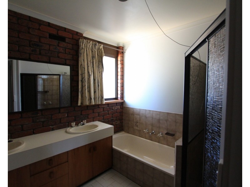 45 Putnam Avenue, Strathdale VIC 3550