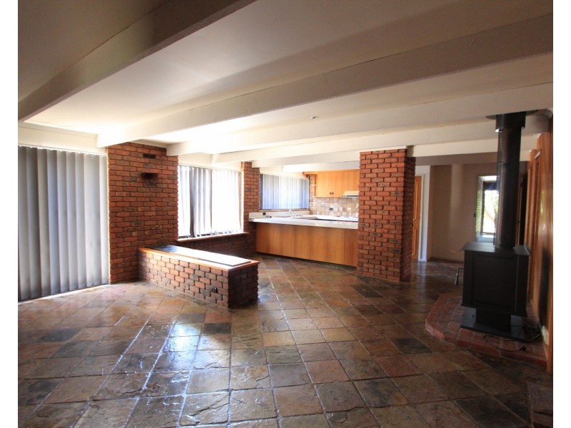 45 Putnam Avenue, Strathdale VIC 3550