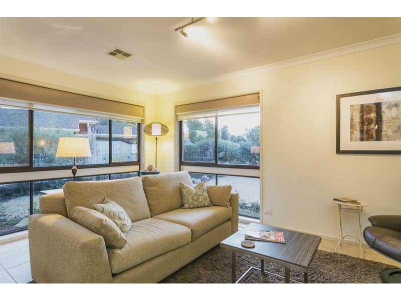 1/24 James Street, Strathdale VIC 3550