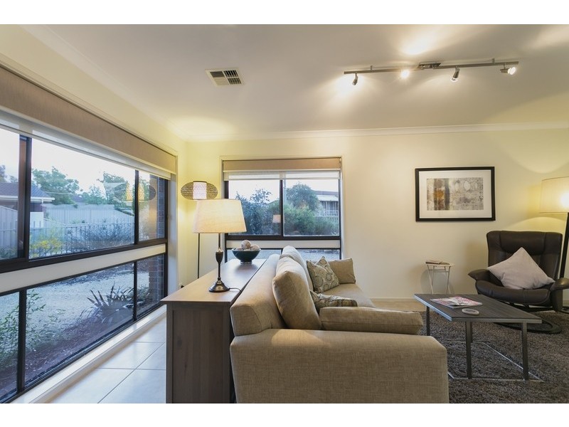 1/24 James Street, Strathdale VIC 3550