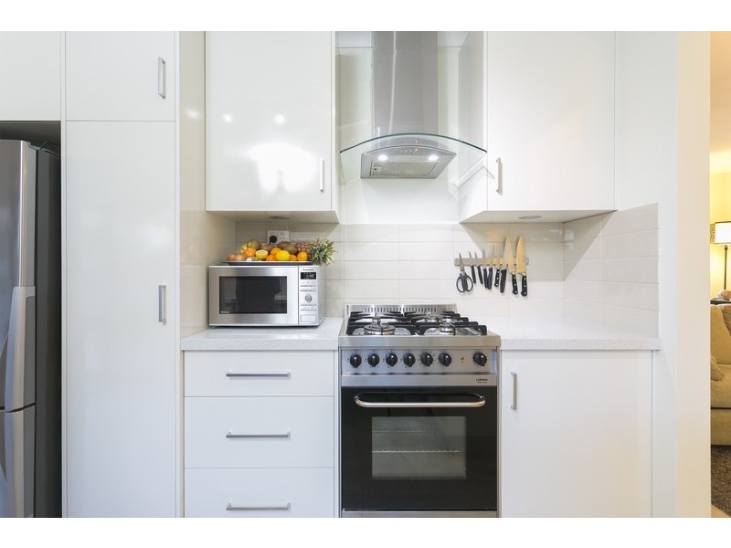 1/24 James Street, Strathdale VIC 3550