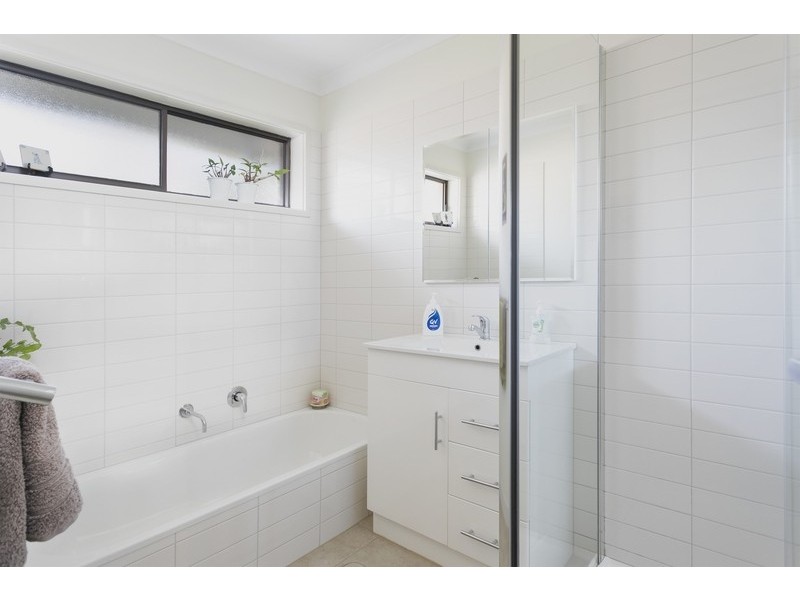 1/24 James Street, Strathdale VIC 3550