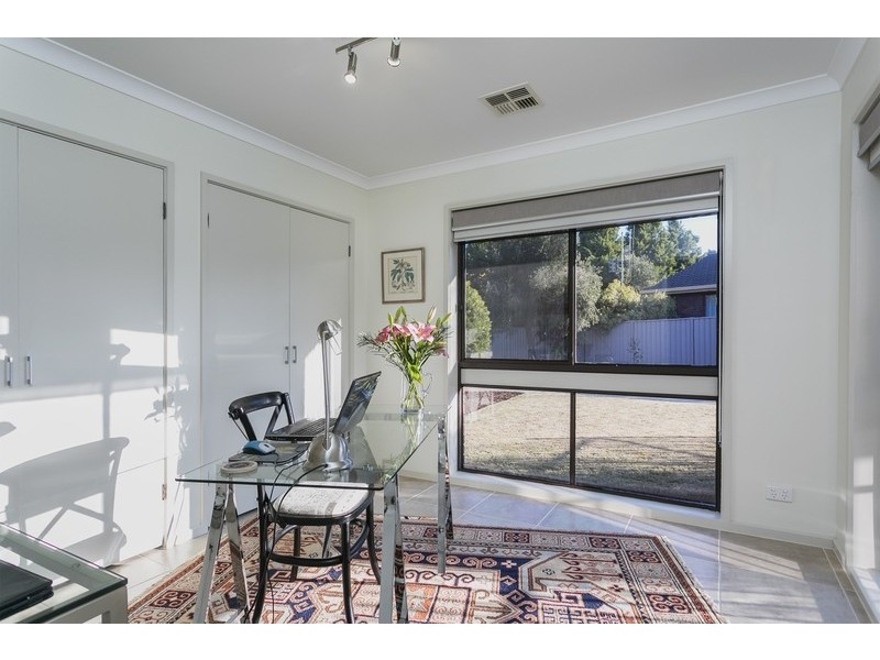 1/24 James Street, Strathdale VIC 3550