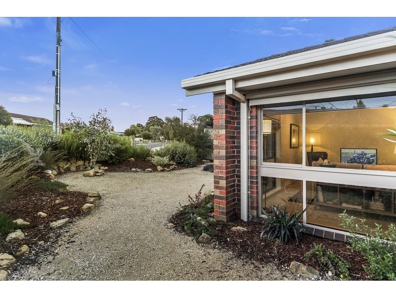 1/24 James Street, Strathdale VIC 3550