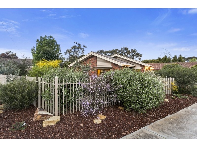 1/24 James Street, Strathdale VIC 3550