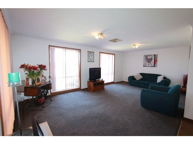 12 Hines Court, Kangaroo Flat VIC 3555