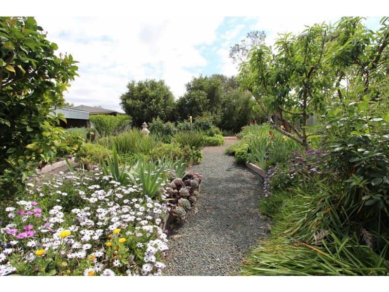 25 Grant Street, Goornong VIC 3557